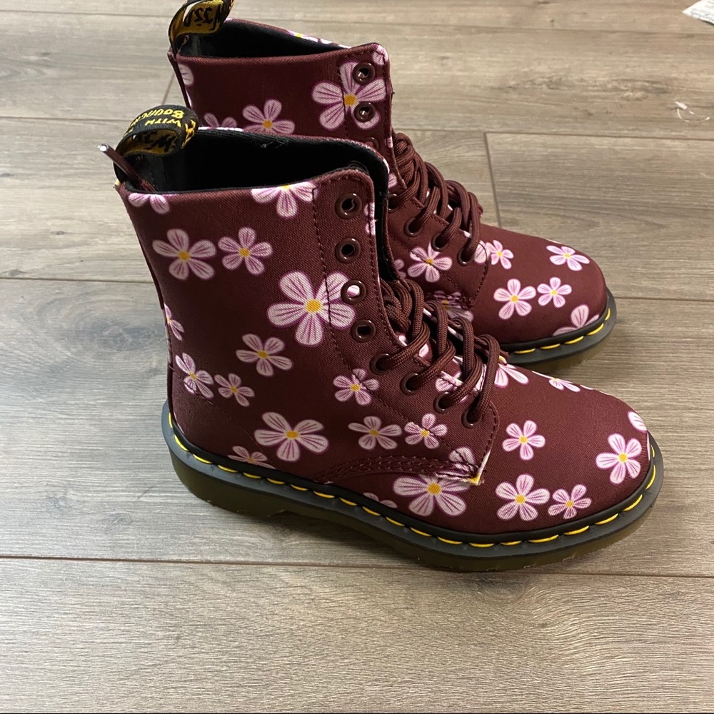 Dr. Martens | Page 8 Eye Meadow Cherry Boots Sz 5 - Picture 10 of 13